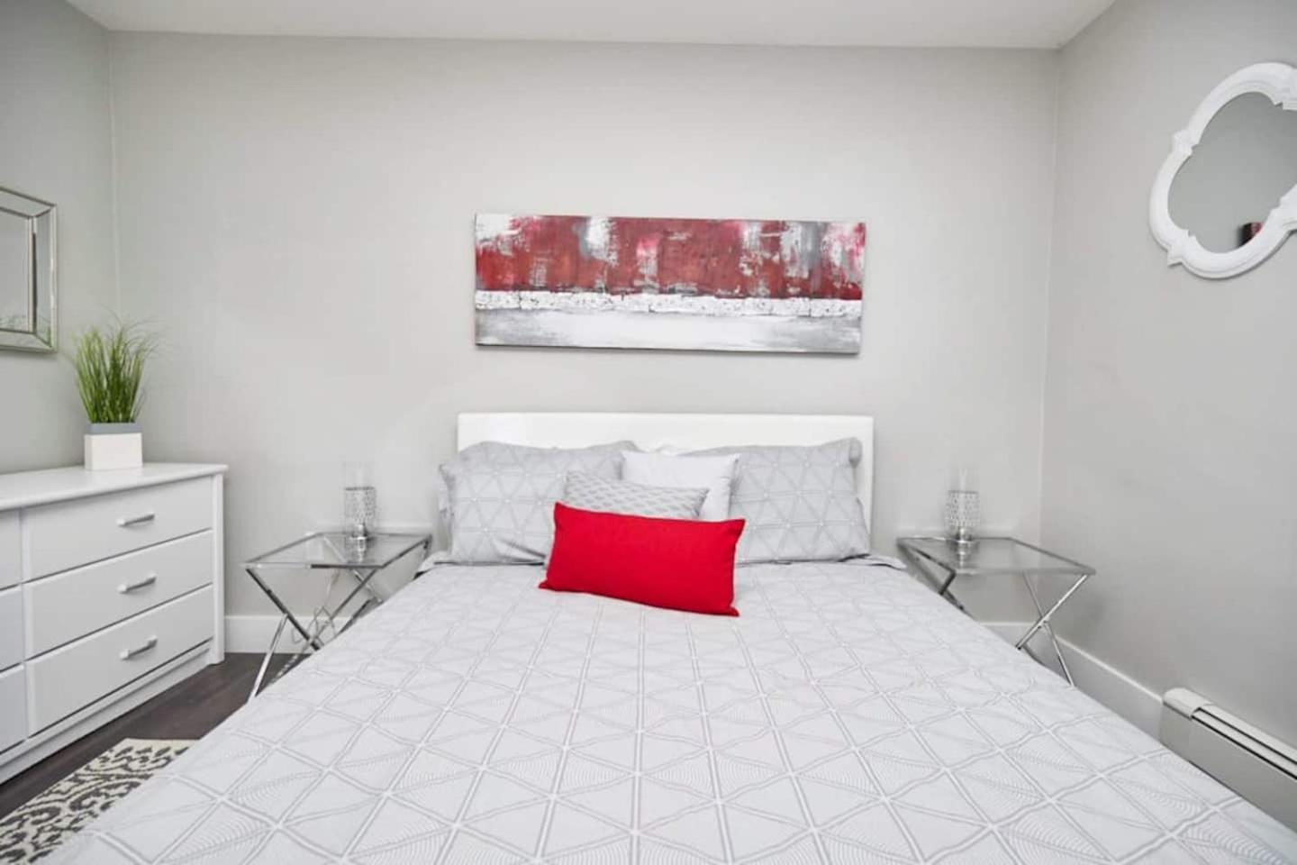 Clifton Hill Hideaway 2B -Two Bedroom Condo Niagarawatervallen Buitenkant foto
