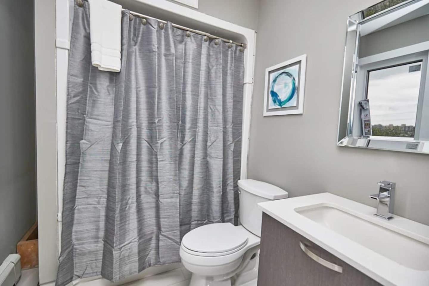 Clifton Hill Hideaway 2B -Two Bedroom Condo Niagarawatervallen Buitenkant foto
